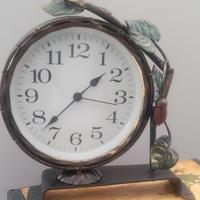 Orologio da appoggio in ferro battuto