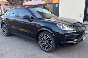 Porsche cayenne coupe con iva esposta