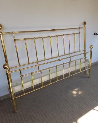 Letto matrimoniale in.ottone