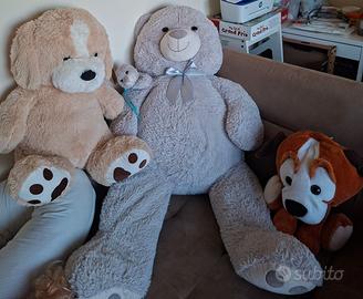 3 Peluche ( 2 cani e 1 orso)