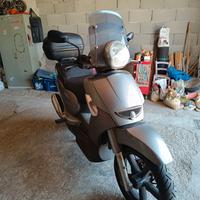 Aprilia Scarabeo 300 - 2010