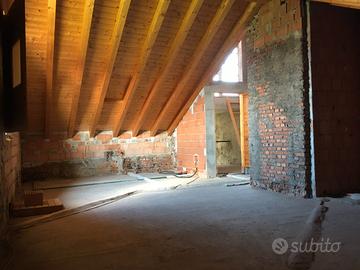Mansarda da finire ( open space )