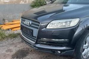 Audi q7 nera anno 2009 motore 3.0 v6 per ricambi