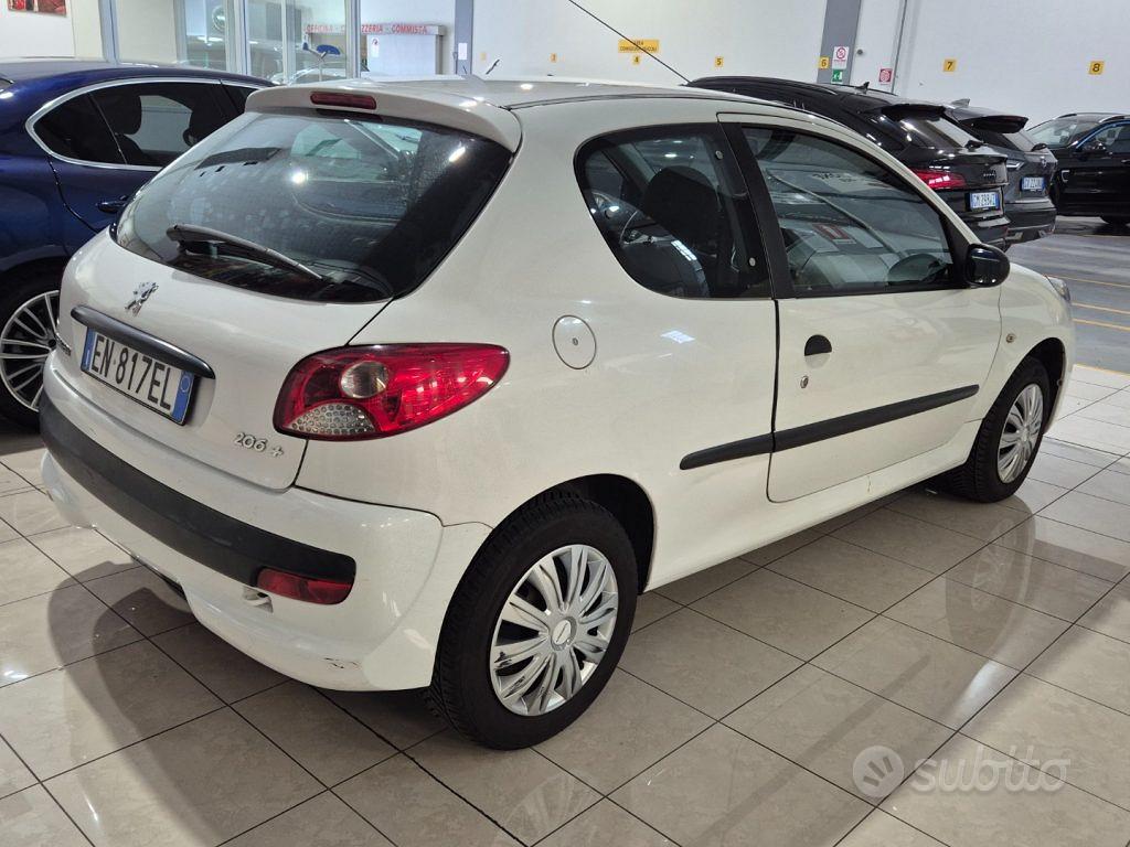 Peugeot 206 Plus 2010 photo 2
