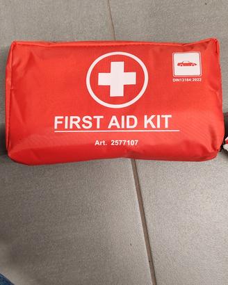 kit auto pronto soccorso 