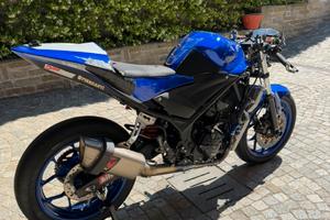YAMAHA R3 pista
