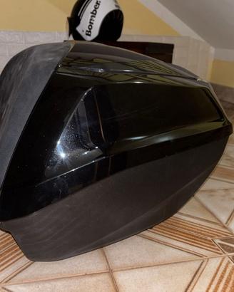 Bauletto Honda SH 125 annata 2020 nero lucido