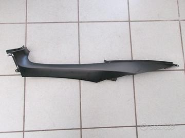 COPERCHIO CENTRALE SINISTRO PIAGGIO MP3 350 SPORT