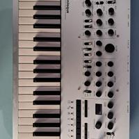 Korg Minilogue 