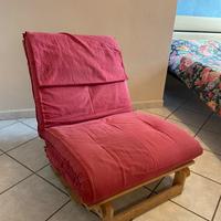 Poltrona futon IKEA in legno con materasso