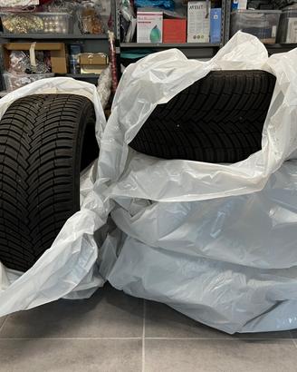 Pneumatici Pirelli 4 stagioni 245/40 R18