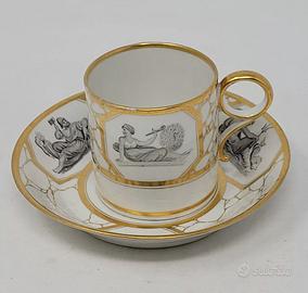 Tazza da caffè e piattino