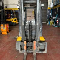 Carrello elevatore elettrico marca OM 2000kg