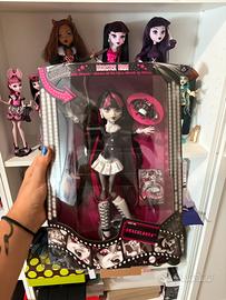 Monster High Dracualura Reel Drama