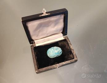 Antico scarabeo egizio in Fajans con geroglifici