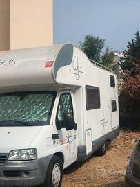 camper 2.8 con grande garage anno 2004 