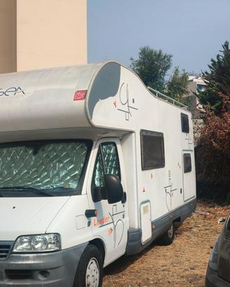 camper 2.8 con grande garage anno 2004 