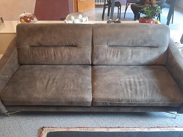 divano in pelle di Mantellassi 1926