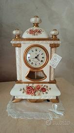 orologio più candelabro 