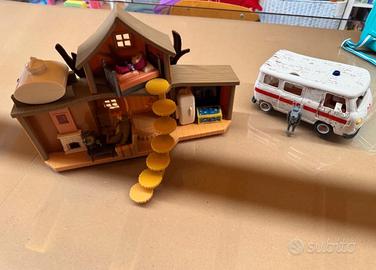 Casa e ambulanza Masha e Orso