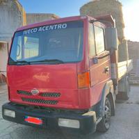 Iveco Nissan ribaltabile trilaterale
