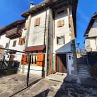 DUE UNITA' ABITATIVE IMMERSE NEL VERDE