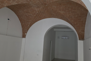 Fondo commerciale in centro con vetrine