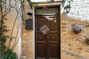 CASA SEMINDIPENDENTE A SPELLO