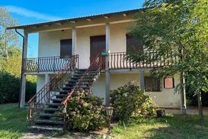 Spaziosa villetta 300mq con Giardino