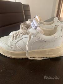 scarpe da ginnastica