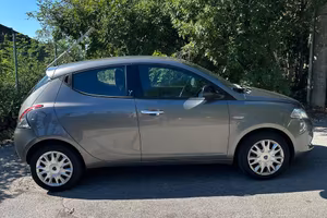 Lancia Ypsilon 2012