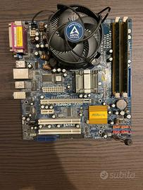 Scheda Madre ASRock ConRoe1333-D667 con CPU e Diss