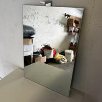 Specchio da bagno con illuminazione