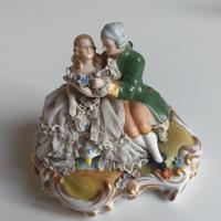 Composizione in porcellana Capodimonte