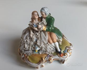 Composizione in porcellana Capodimonte