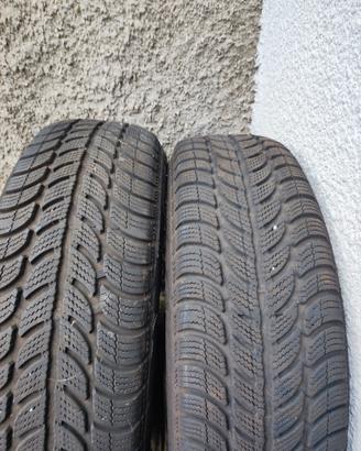 coppia di gomme invernali auto