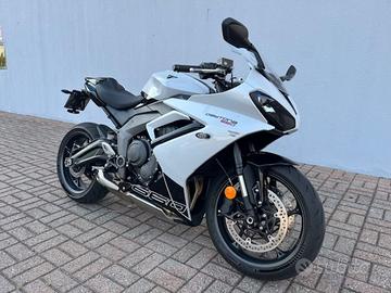 Triumph Daytona 660 Triumph