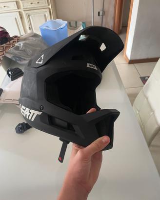 Casco leat