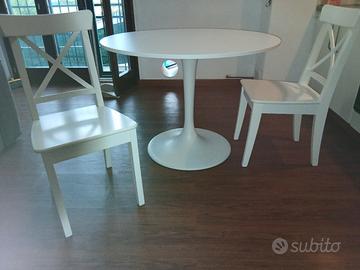 tavolo tondo ikea + 2 sedie