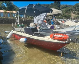 Barca SESSA MAMBO 4,30 motore suzuki DF20cv