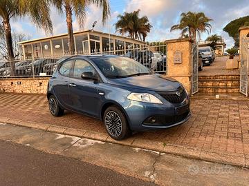 Lancia Ypsilon 1.0 FireFly 5 porte S&S Hybrid Silv