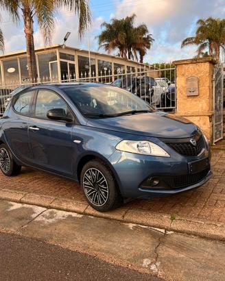 Lancia Ypsilon 1.0 FireFly 5 porte S&S Hybrid Silv