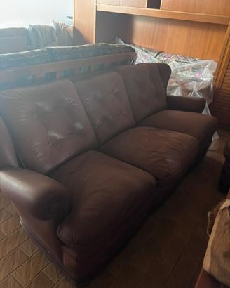 Divano pelle e poltrone