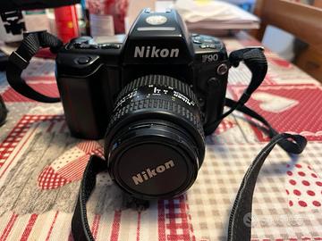 NikonnF90 completa con obiettivi flash borda