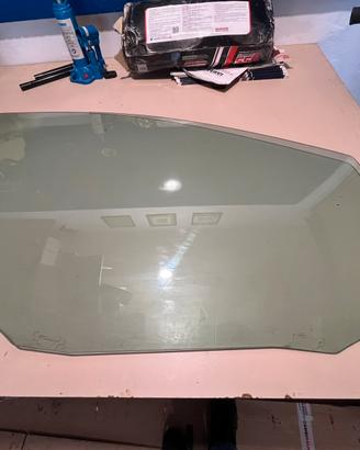 Vetro Mercedes w169 classe A 5p ant.dx