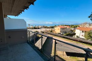 APPARTAMENTO 65mq FRONTE E VISTA MARE:ROSMARINA