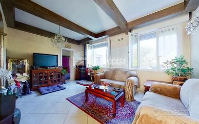 CASA INDIPENDENTE CON GIARDINO E GARAGE