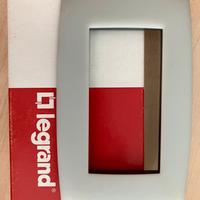 Placca tonda stone 4 moduli Legrand Vela 682514