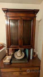 mobile antico in legno 