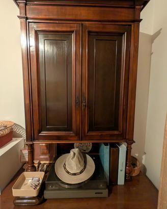 mobile antico in legno 